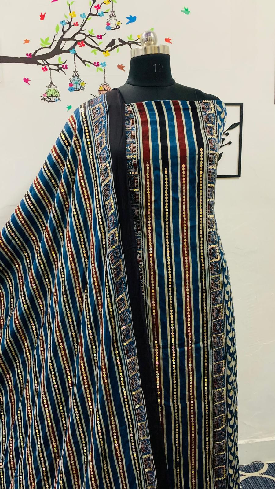 Thumbnail: AjrakModal suit set with CUTDANA and sequins