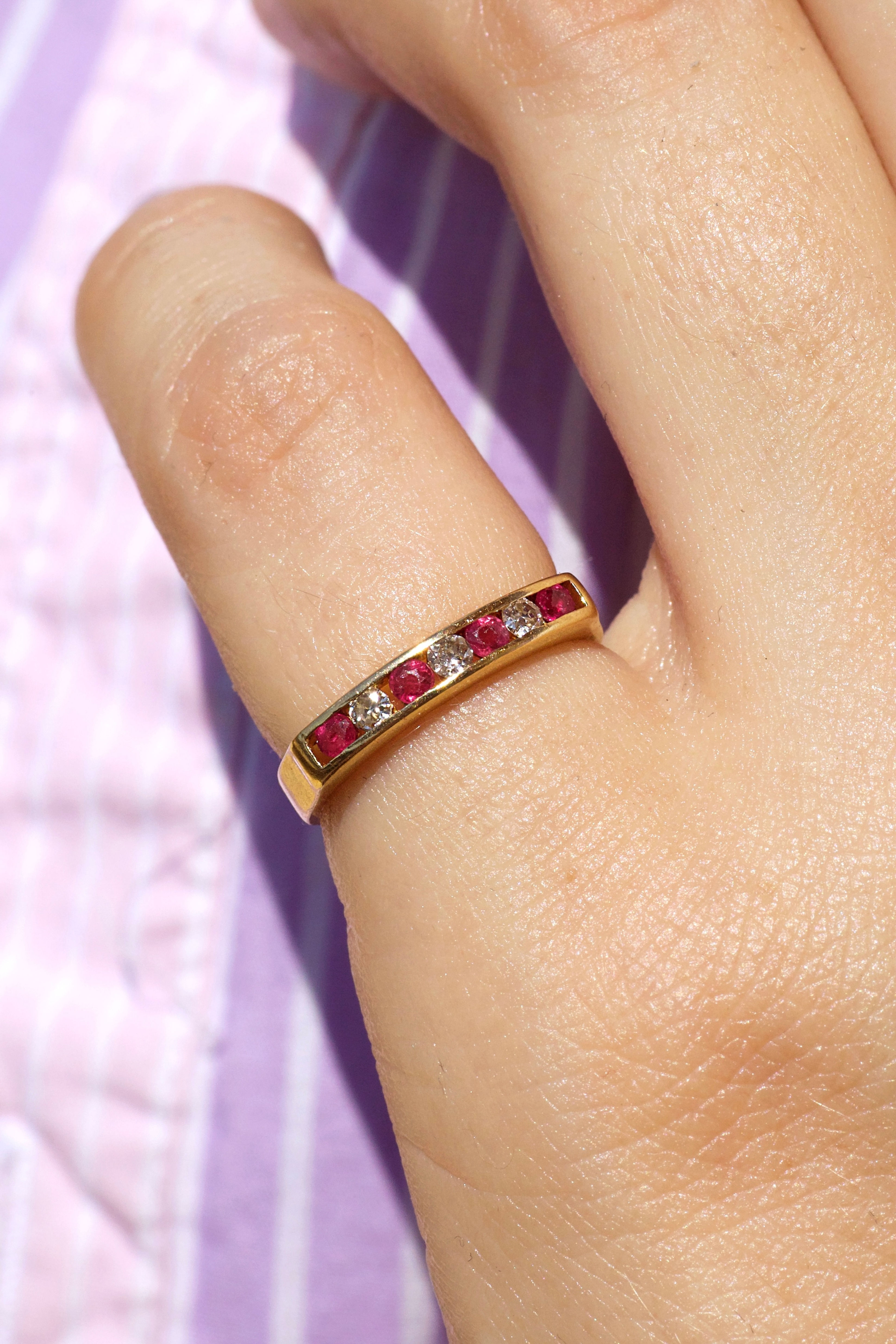 Bague jarretière rubis & diamants