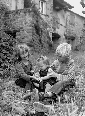 family-photo-outdoor-studio-atlanta 4.jpeg