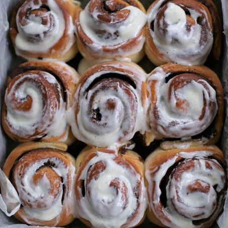 Cinnamon Rolls with Mascarpone Frosting