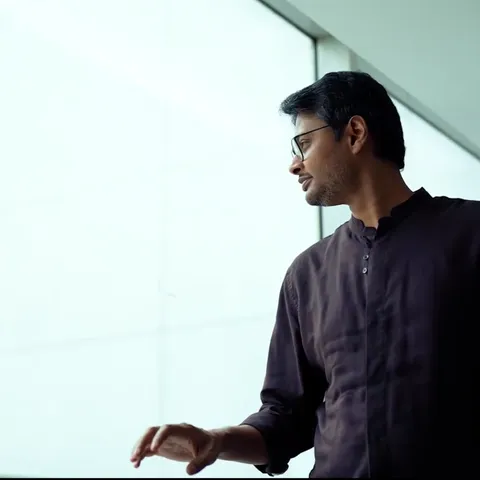 Video4_Lightest.webp