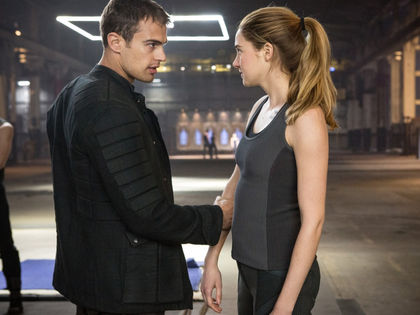 CRÍTICA | DIVERGENTE