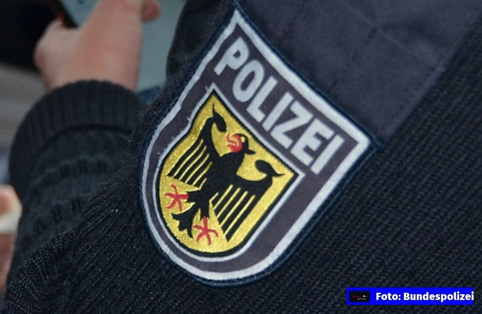 Regensburg & Furth: Teenager mit Diebesgut und Waffe erwischt