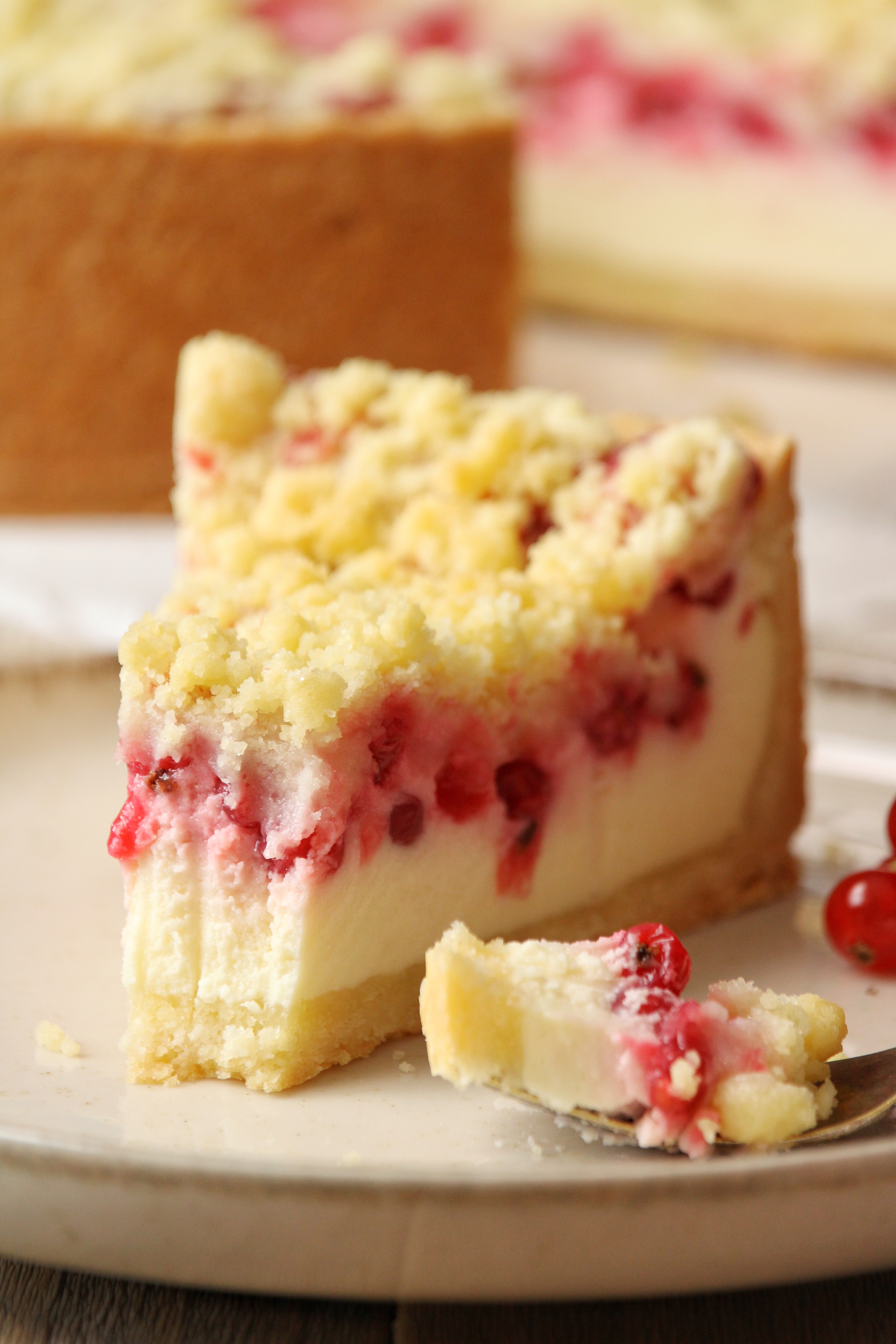 Johannisbeer-Käsekuchen mit Streuseln