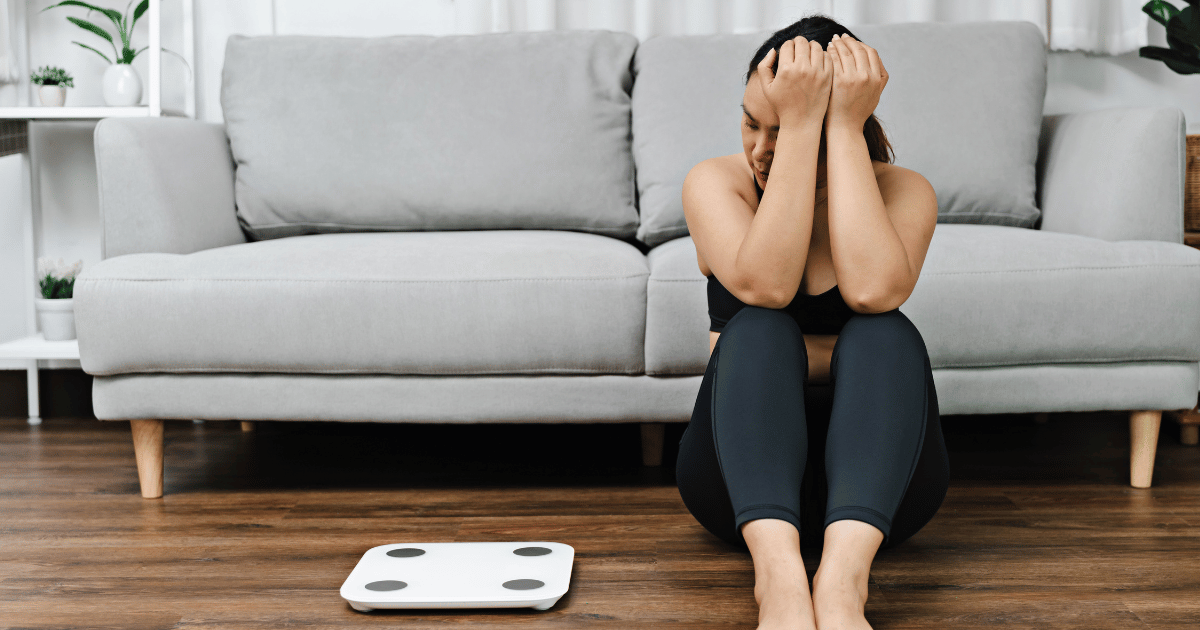 Sinais de metabolismo lento como cansaço e dificuldade para emagrecer