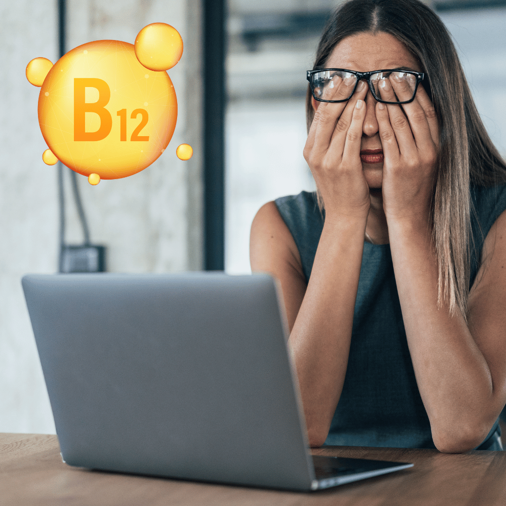 mulher cansada com vitamina b12 baixa