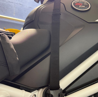 Sandstorm 4H Tank Bag