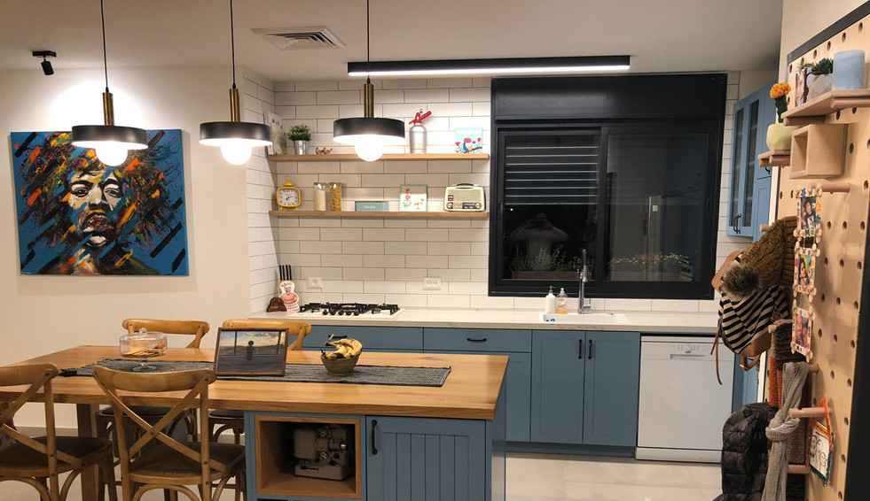 פג בורד + תאורה + חיפוי מטבח + מדפים.jpg