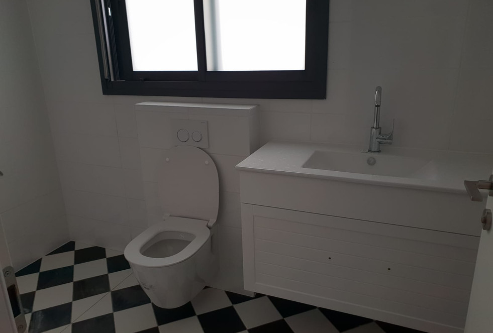 ריצוף שחור לבן - תמונה מאיה 23.jpg