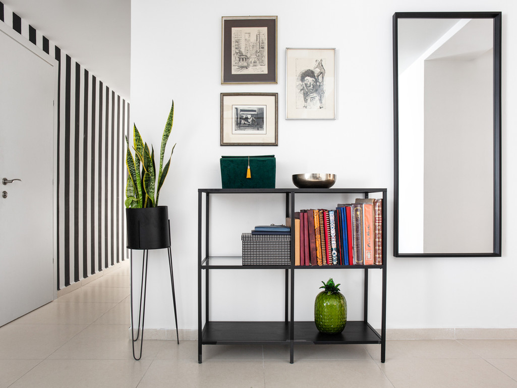 עיצוב והום סטיילינג לכניסה לבית