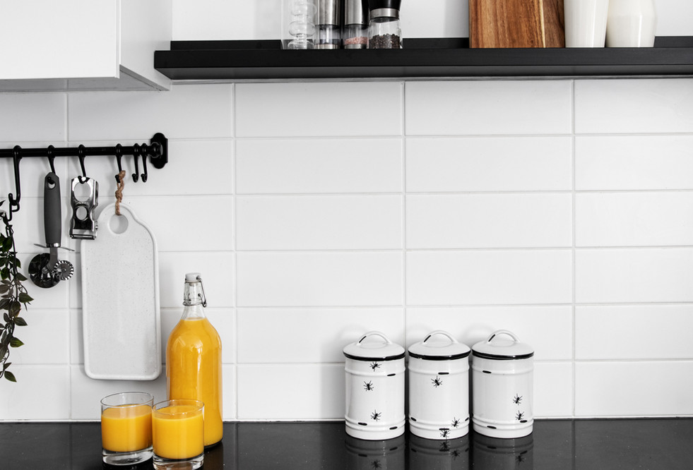 מטבח שחור לבן