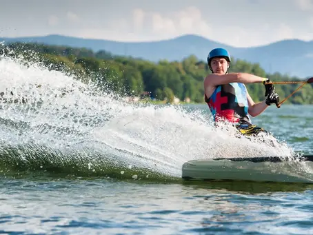Najlepsze sporty wodne nad morzem