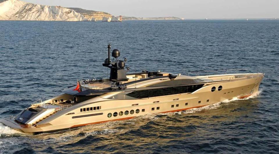 db9 Yacht.jpg