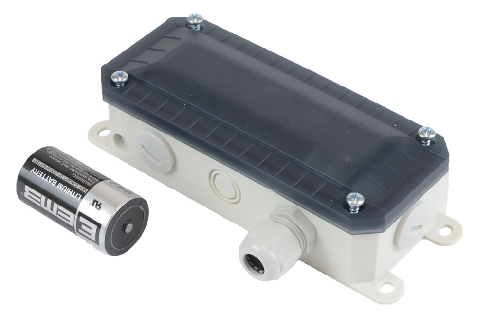 Eine Funkdose mit Batterie für ein Tor