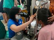 Dr Lai operating
