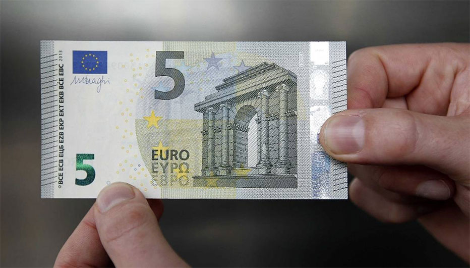 Step 4 - Choose a payment option and deposit €5