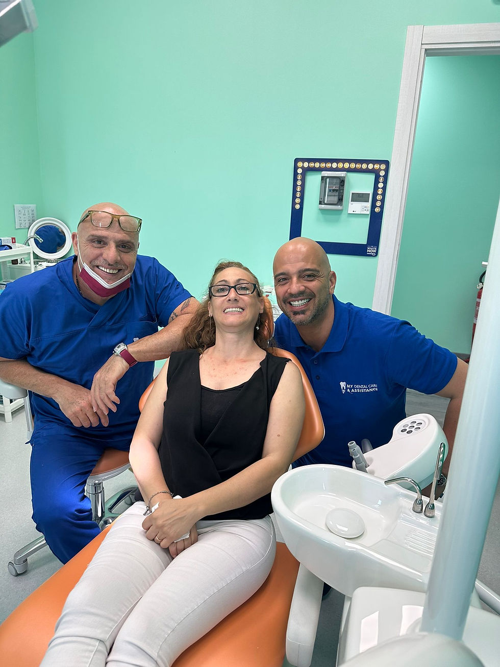 Cure dentali all’estero: la storia di Sara e il nuovo sorriso con All-on-6