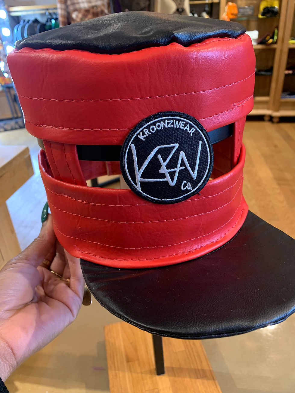 Thumbnail: Red Sneak Peek Kroonzwear Crown