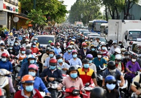 Vietnam needs to build national corporations to boost growth