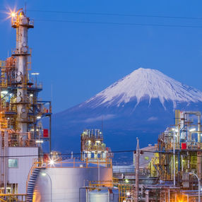 Japan business sentiment dips as trade tensions rise