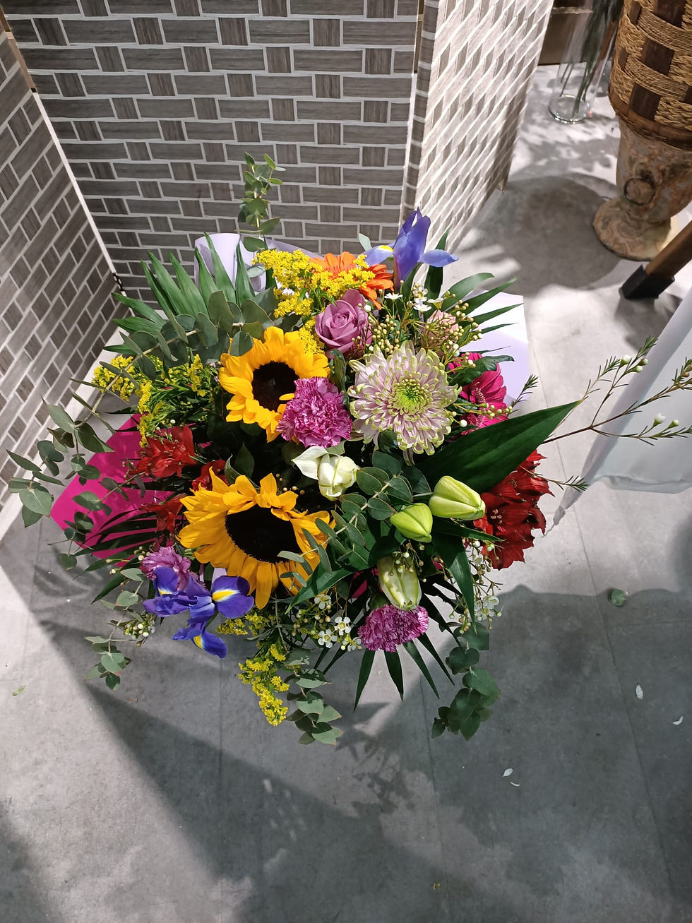 Miniatura: Ramos de flores de colores variados