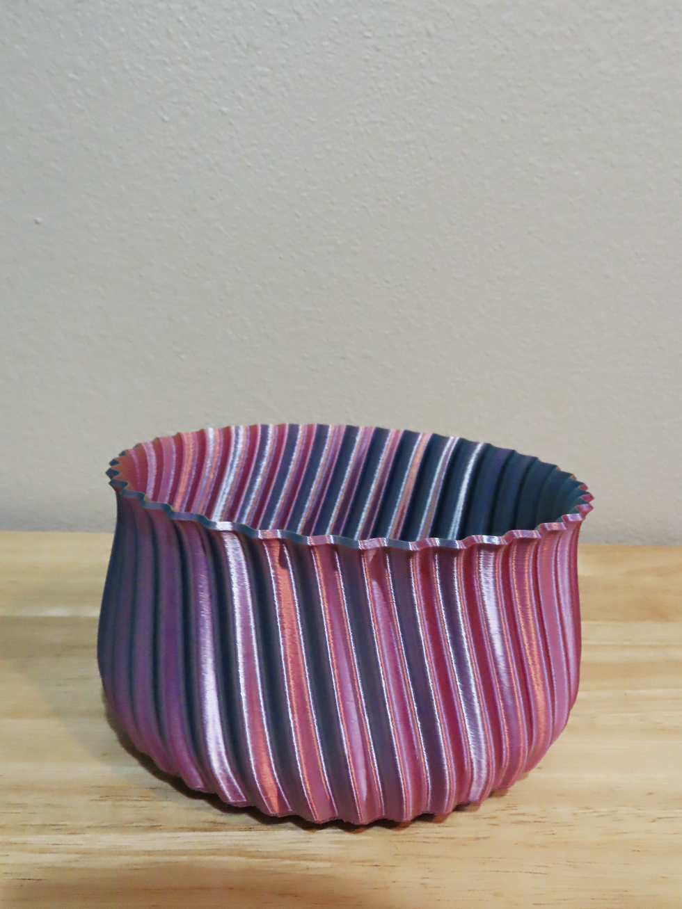 Thumbnail: Scalloped Decorative Bowl