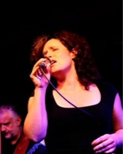 julie%20et%20vanesse%20le%20neuf%20jazz%