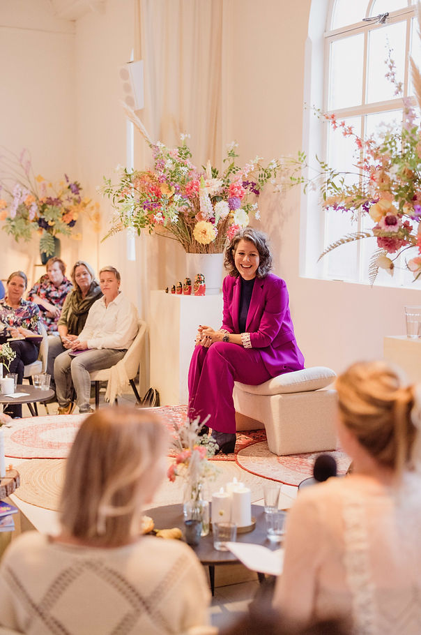 Inspirerende setting voor conceptpresentaties, kennissessies en zakelijke events met focus op verbinding en beleving.