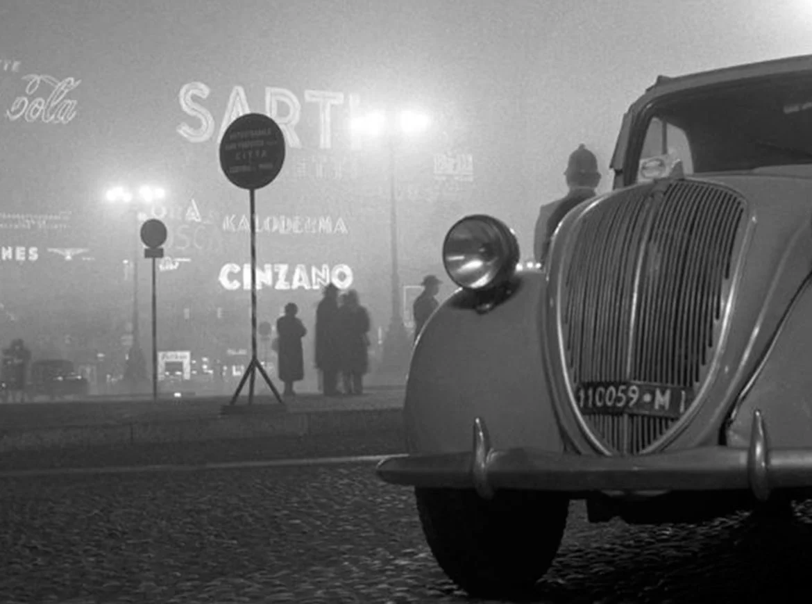 controlli-notturni-della-polizia-in-piazza-Duomo-1957-5b85fb49.webp