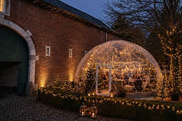 Feestelijke iglodome bij de oude schuur.png