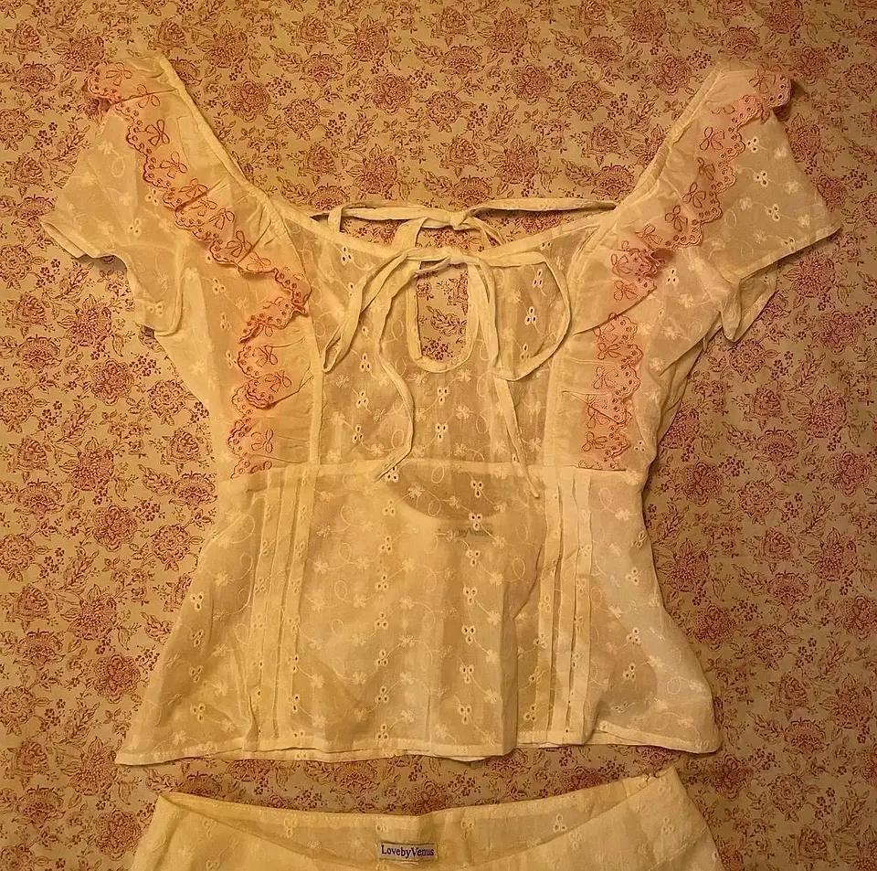 love by venus dainty feminine top linen see through white pink floral