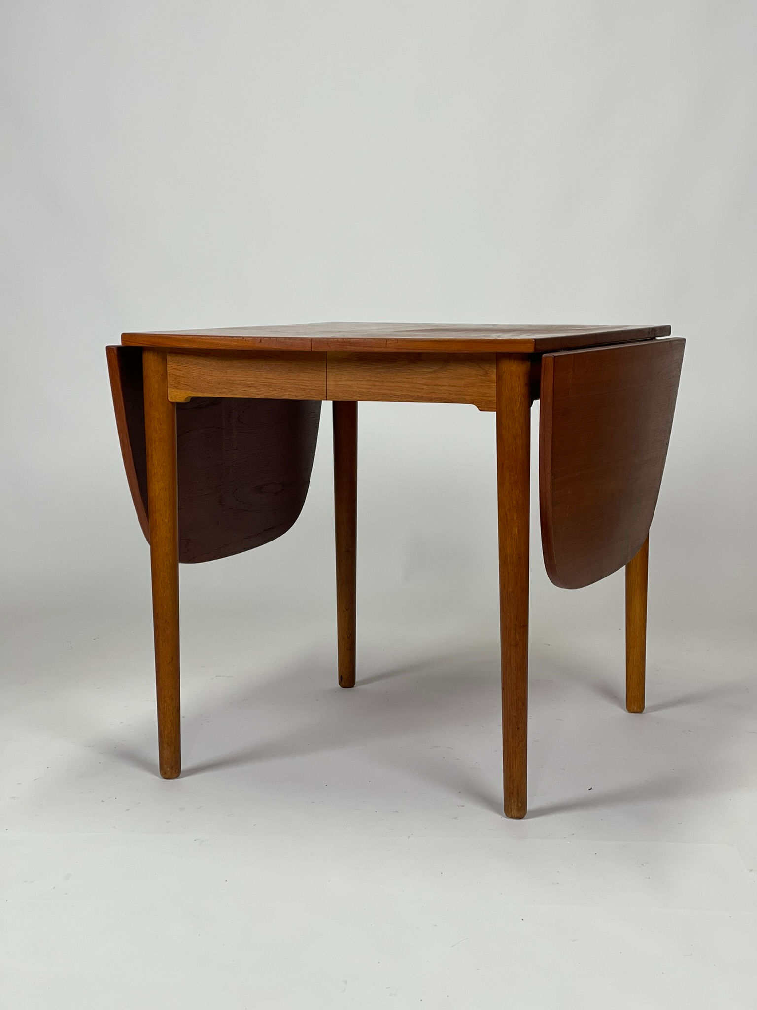 Table scandinave en teck année 60