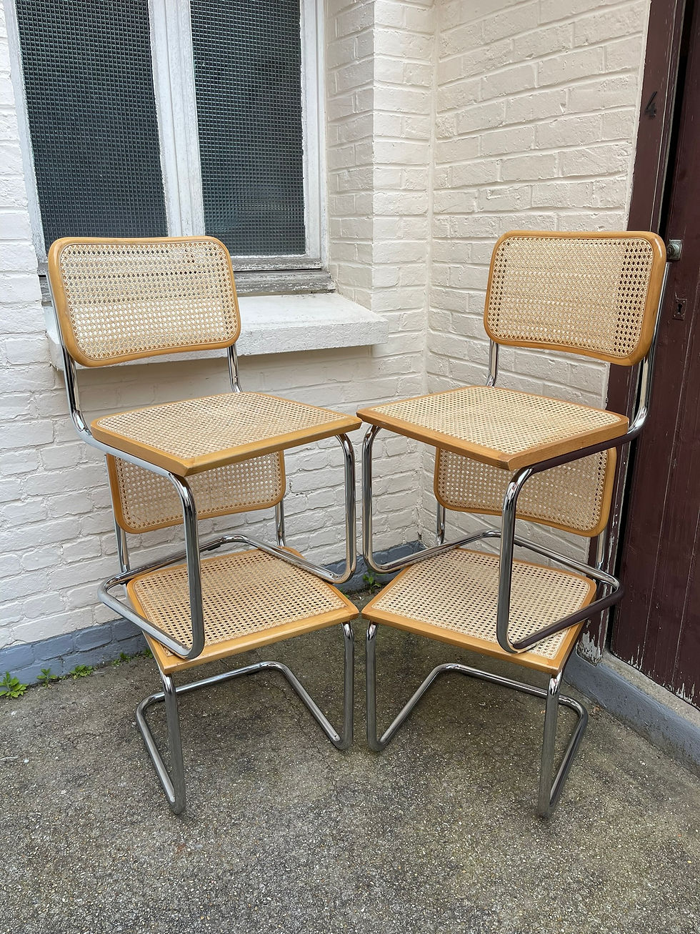 Lot de 4 chaises B32 par Marcel Breuer (D)