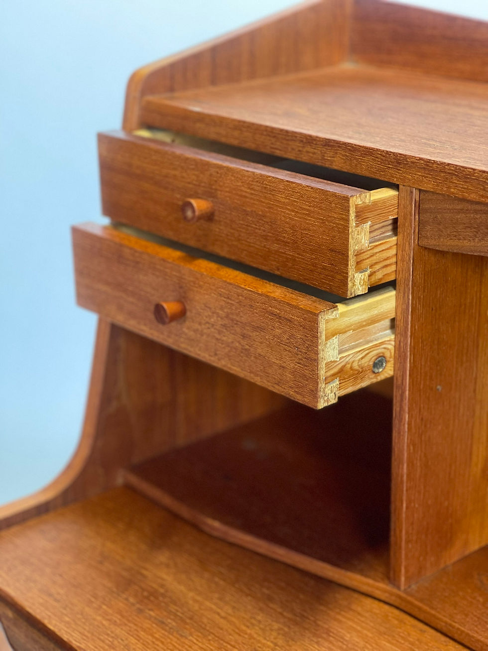 Miniature : Secrétaire en teck année 60