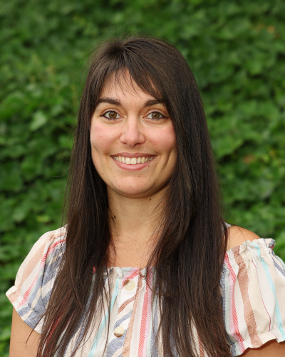 Writer: Julie Helaine