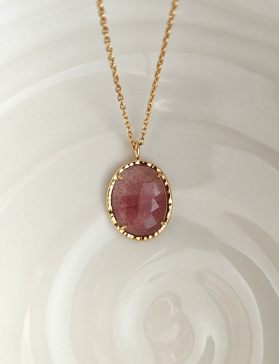 Miniature : Collier "Stone" Quartz rose (fraise) pendentif en Plaqué Or