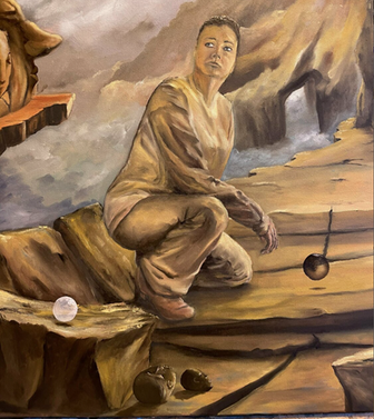 Eine weibliche Figur in heller Kleidung kniet in einer surrealen Felslandschaft. Ihr Blick ist suchend in die Ferne gerichtet, während sie mit fadenähnlichen Objekten im Vordergrund interagiert.