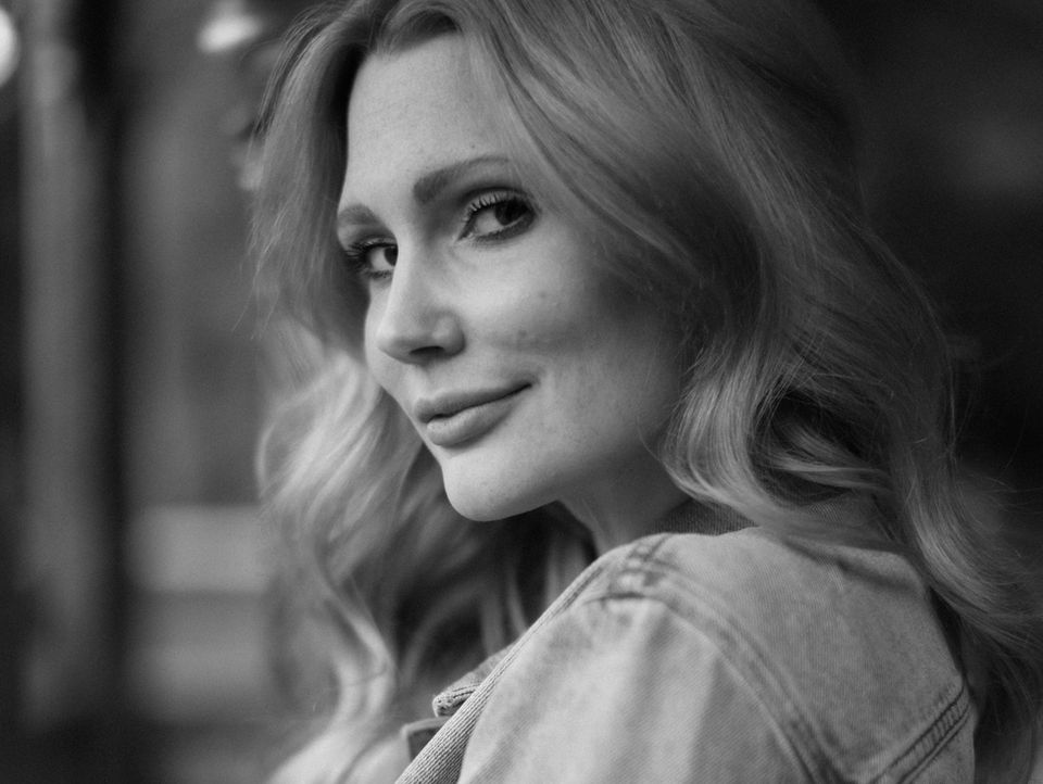 Sängerin
Schauspielerin
Frankfurt am Main
Felicitas Hadzik
Schlagersängerin
Tänzerin
Komödie
Opernhaus Frankfurt
Edith Piaf