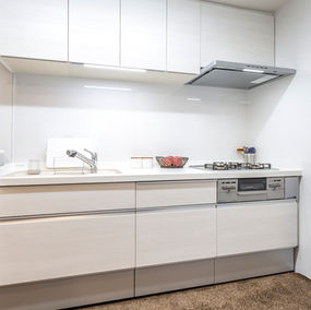 狭く老朽化していた台所が、明るく便利でオープンなキッチンに！｜リフォームの施工事例｜キッチン