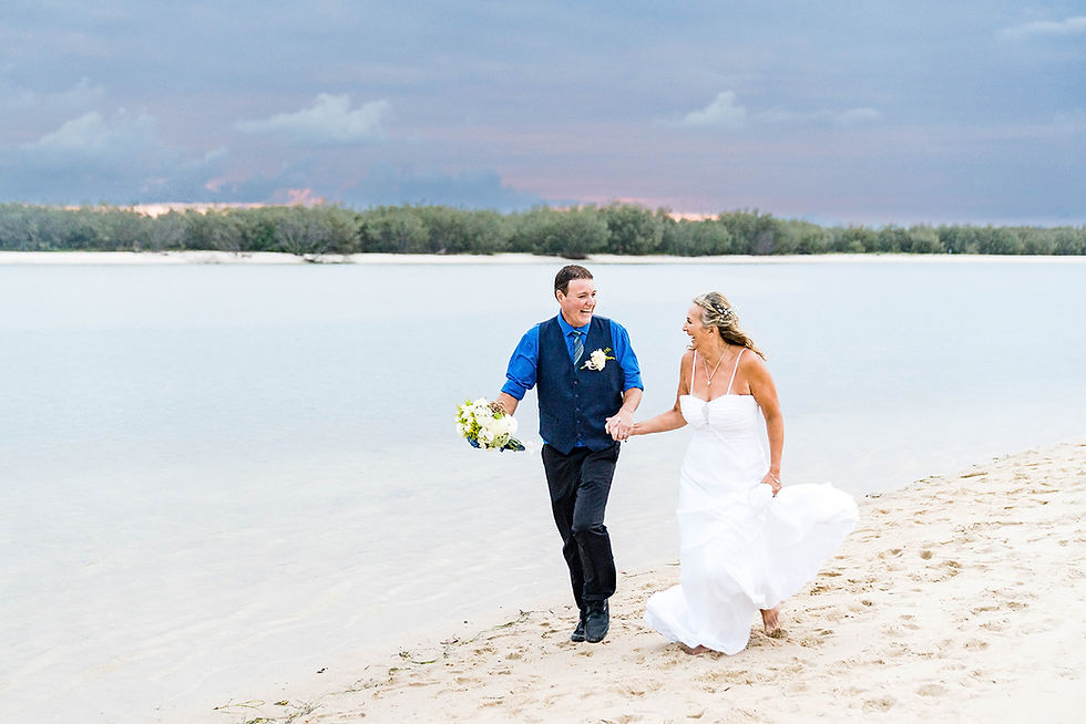 Couple from NZ marry on a Sunshine Coast Beach