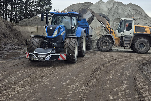 Tractor met grondkar