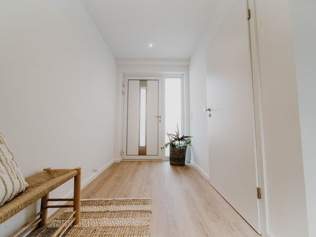 Einbau von Innentüren, Wohnungsabschlusstüren und Haustüren