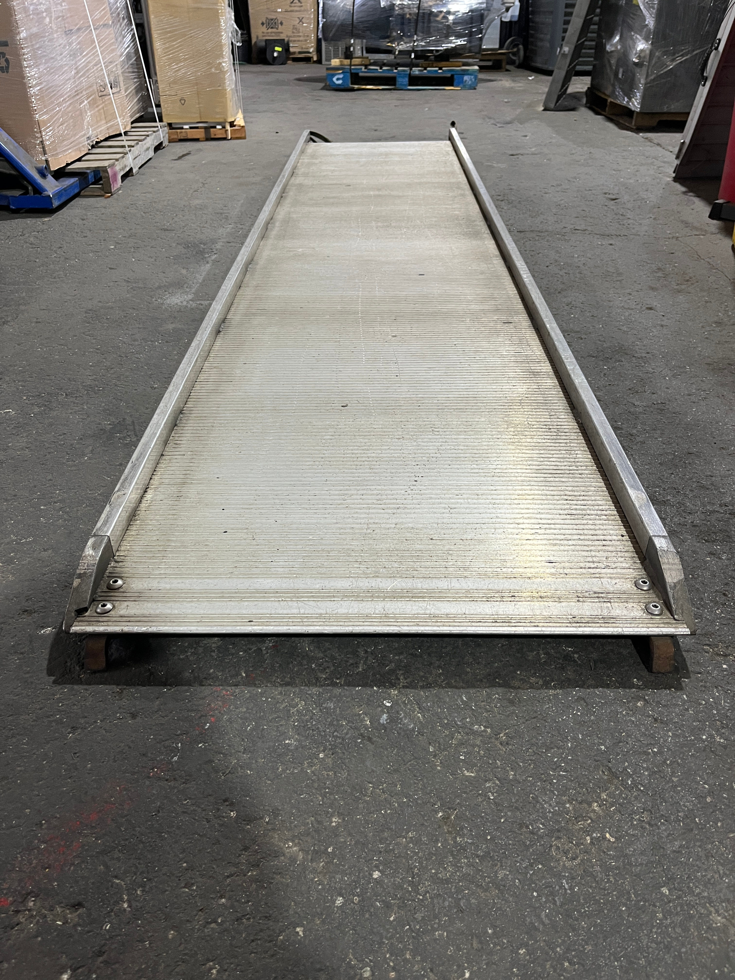 Unbranded – Van Body Rear Ramp – 138" x 29 1/4"