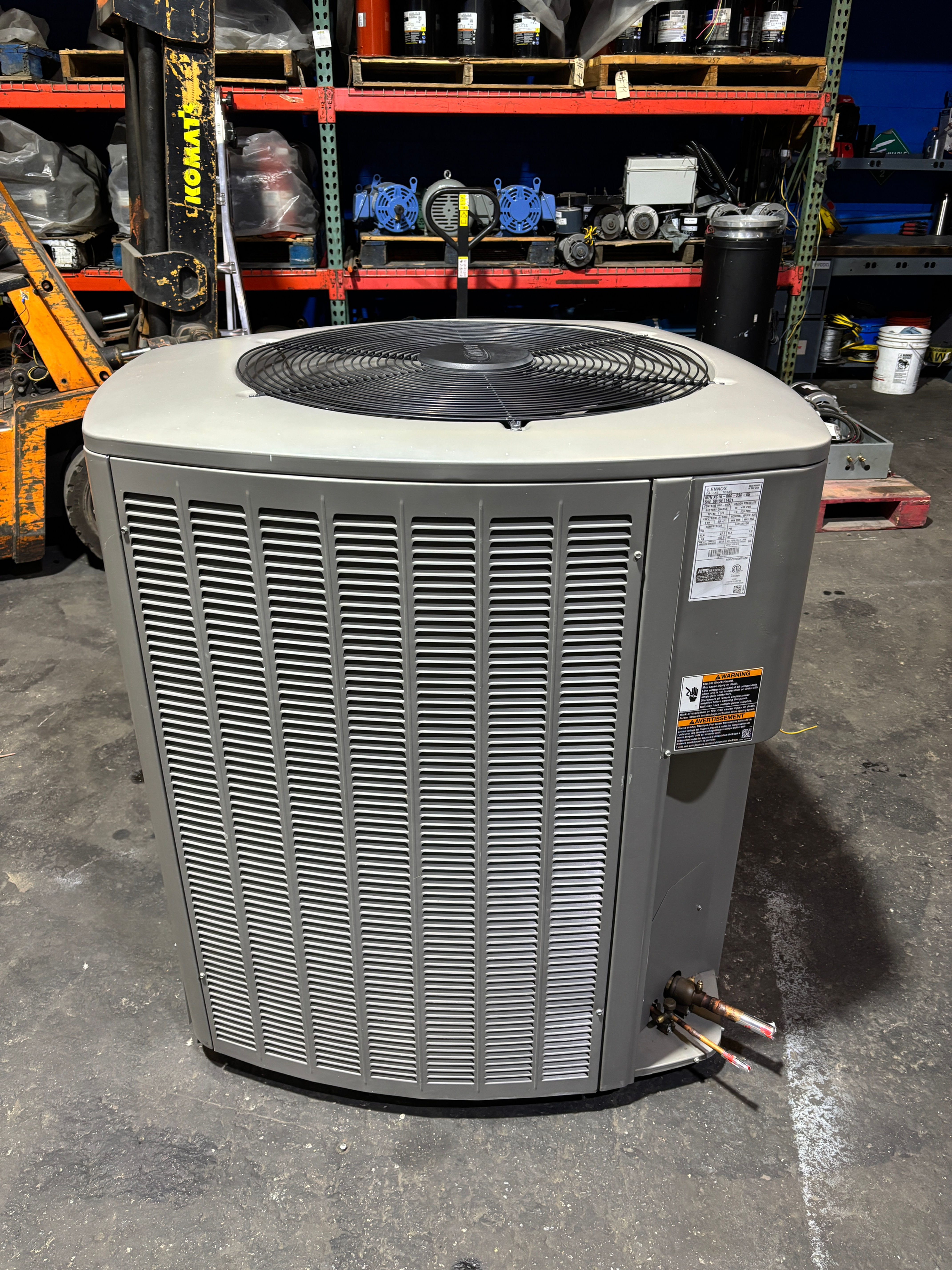 Lennox / XC16-060-230-05 / 208-230V / 5 Tons / Straight Cool Condenser