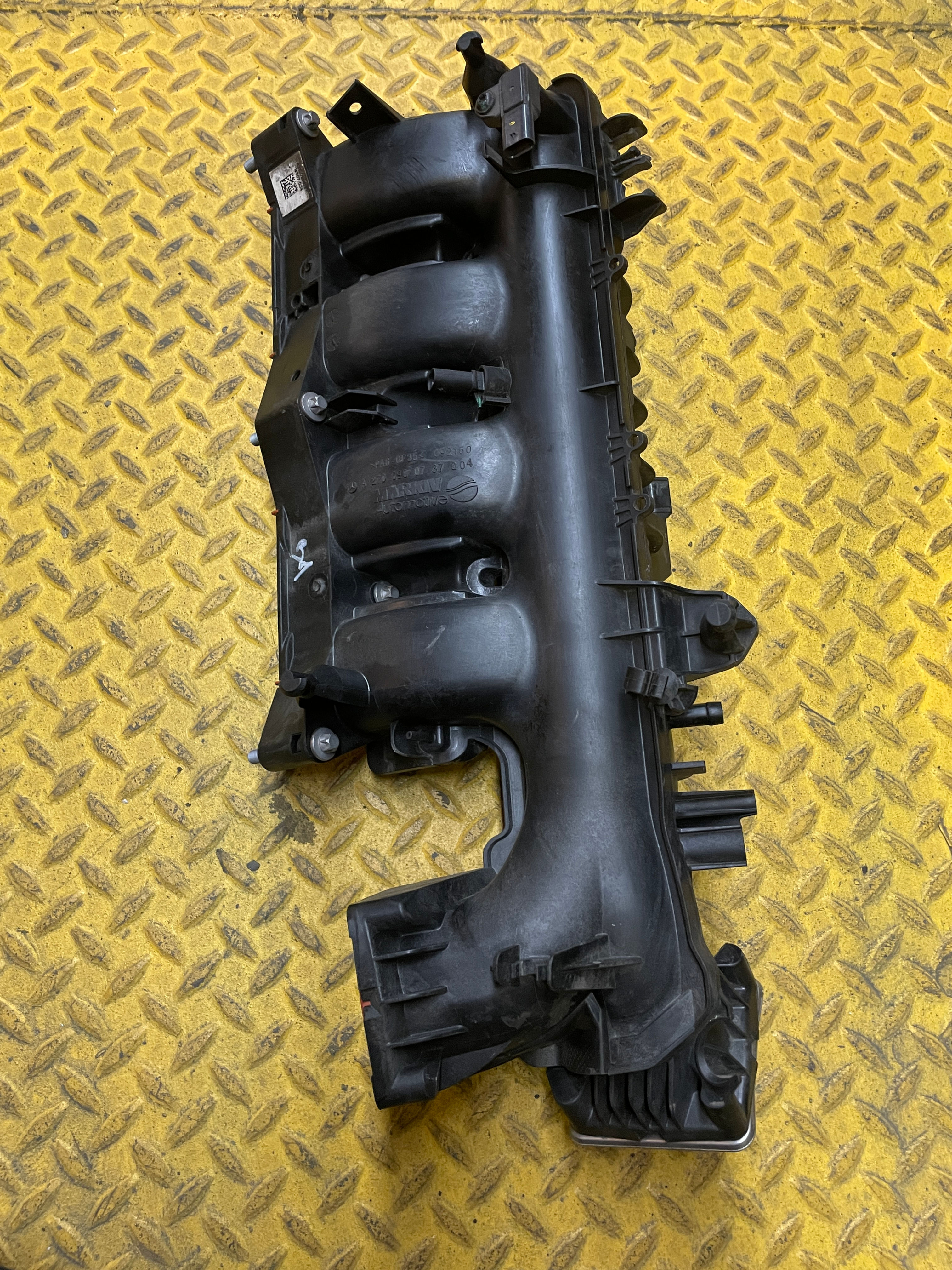 Colector de admisión original Mercedes-Benz CLA 250 270-090-07-37