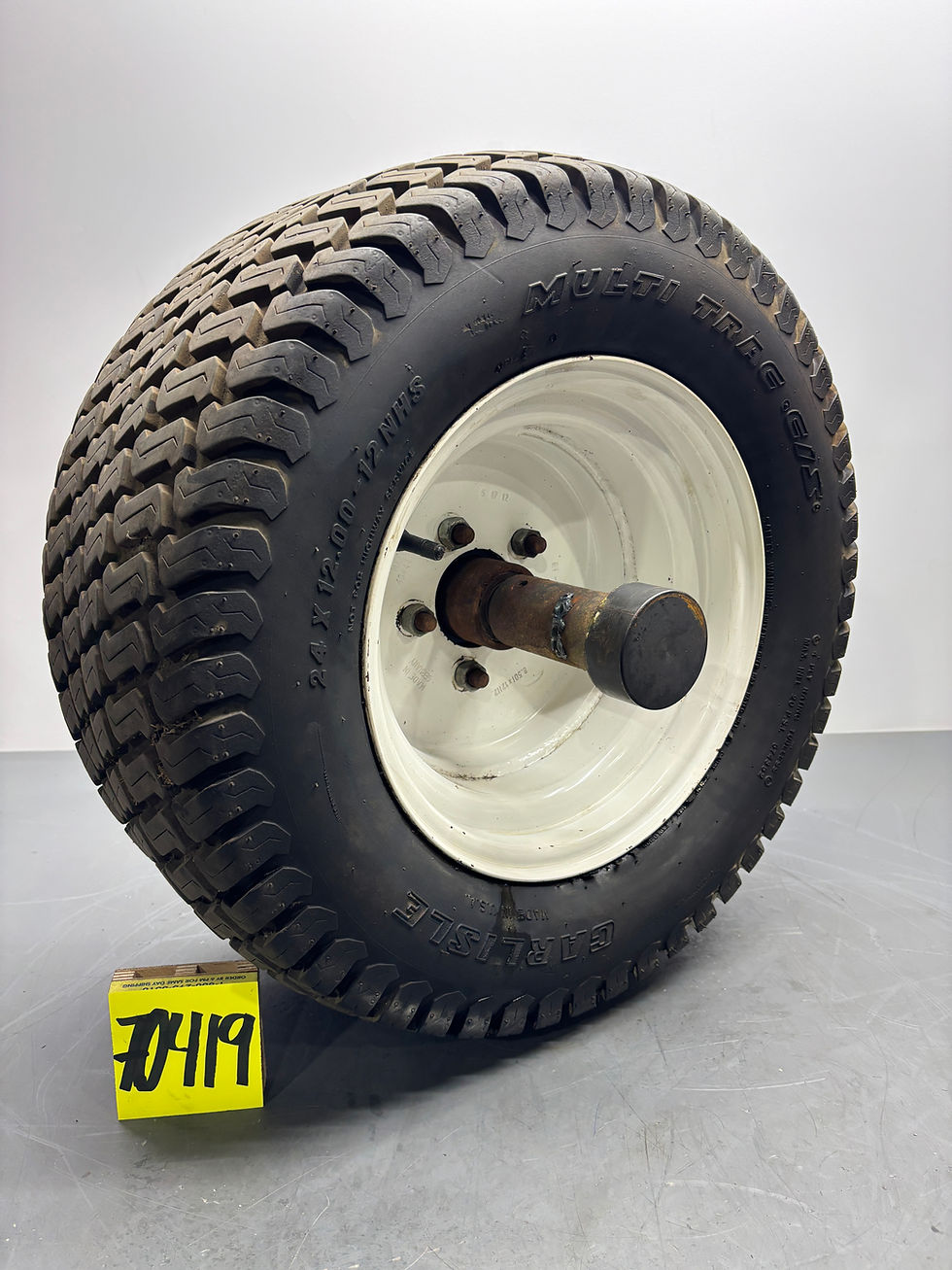Miniatura: Unbranded	 / Rim with tire / 24x12.00-12NHS