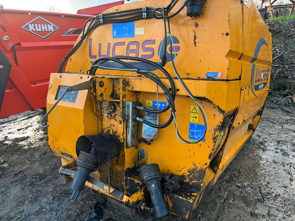 Thumbnail: Lucas Raptor Straw Chopper 