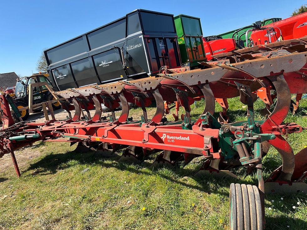 Thumbnail: Kverneland 6 furrow auto reset plough 