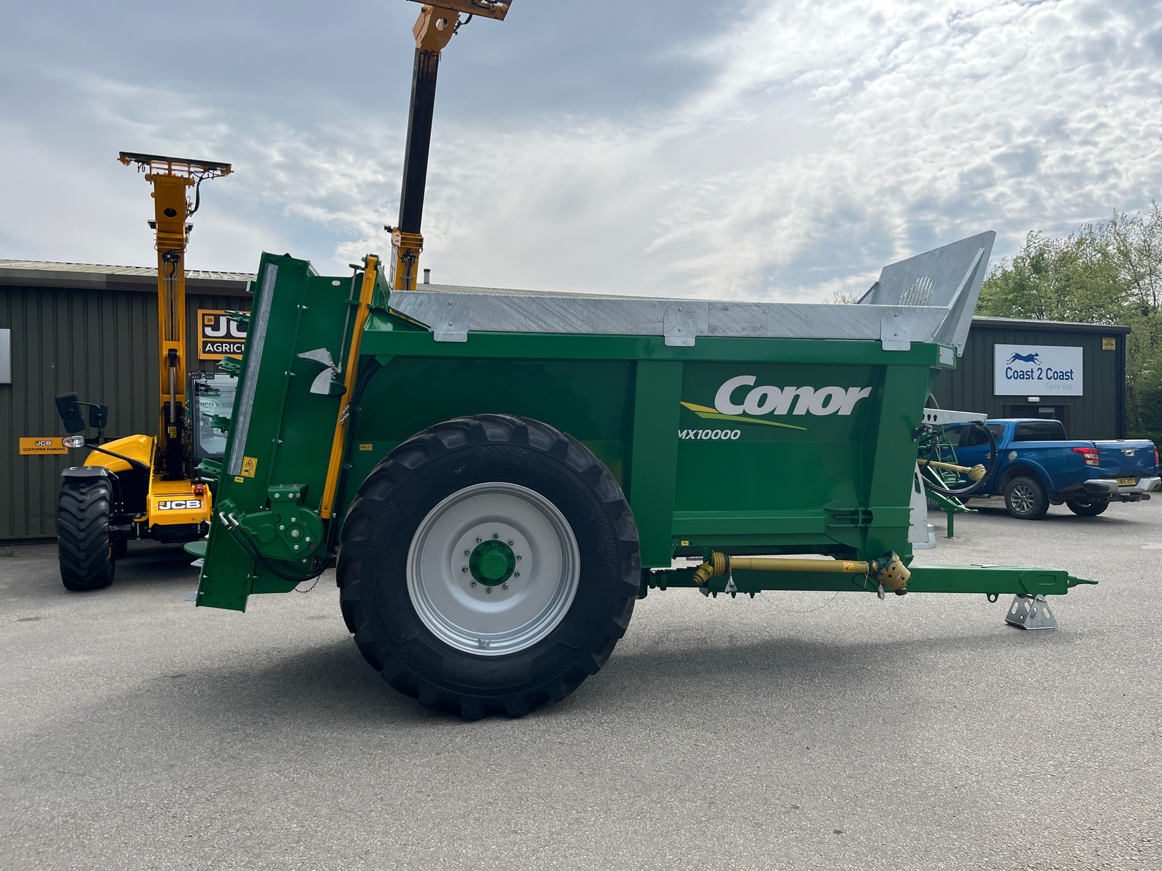 Conor MX 10000 Rear Discharge Spreader 