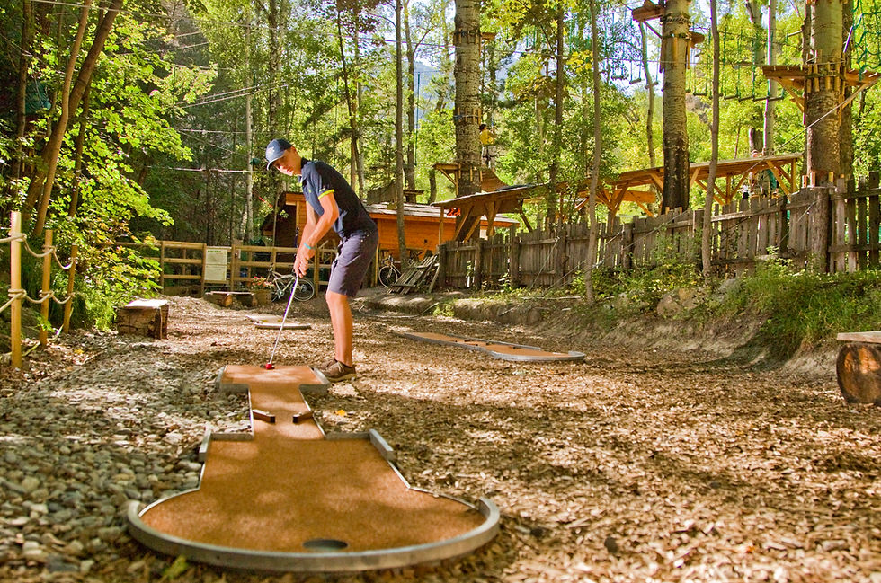 parcours mini golf briancon mini golf serre chevalier mini golf enfant serre chevalier vallée dans les hautes alpes